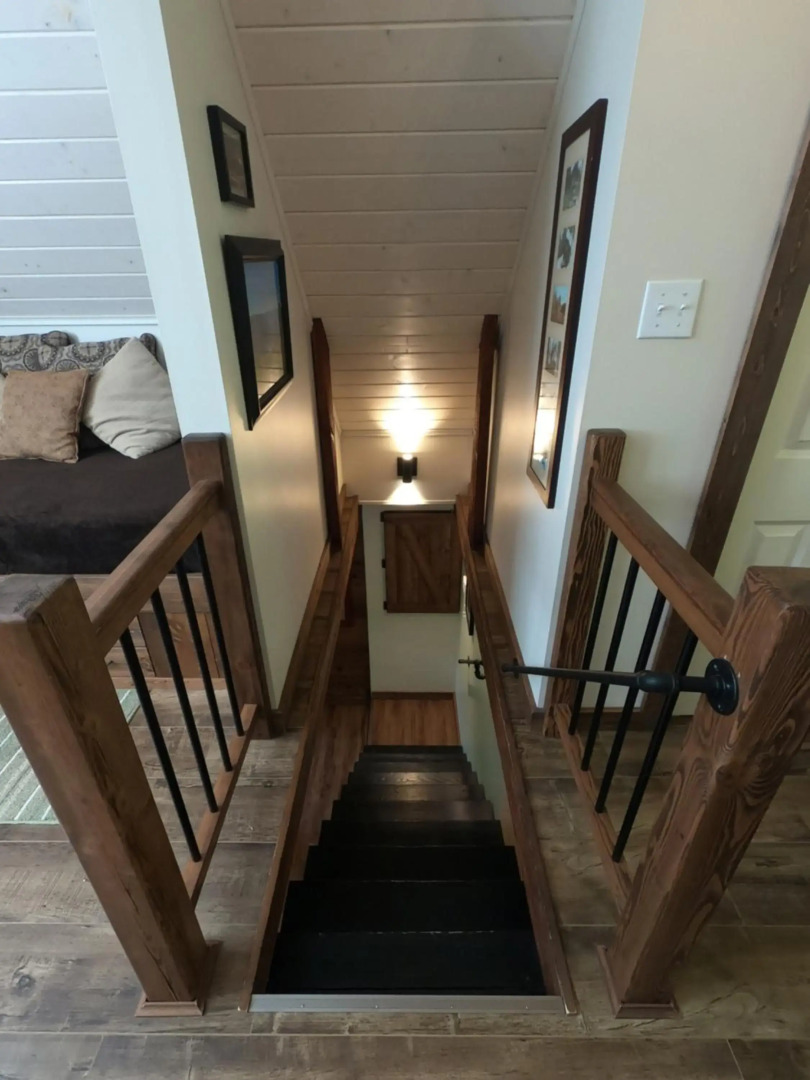 4 Mile Creek Cabin (Creekside)