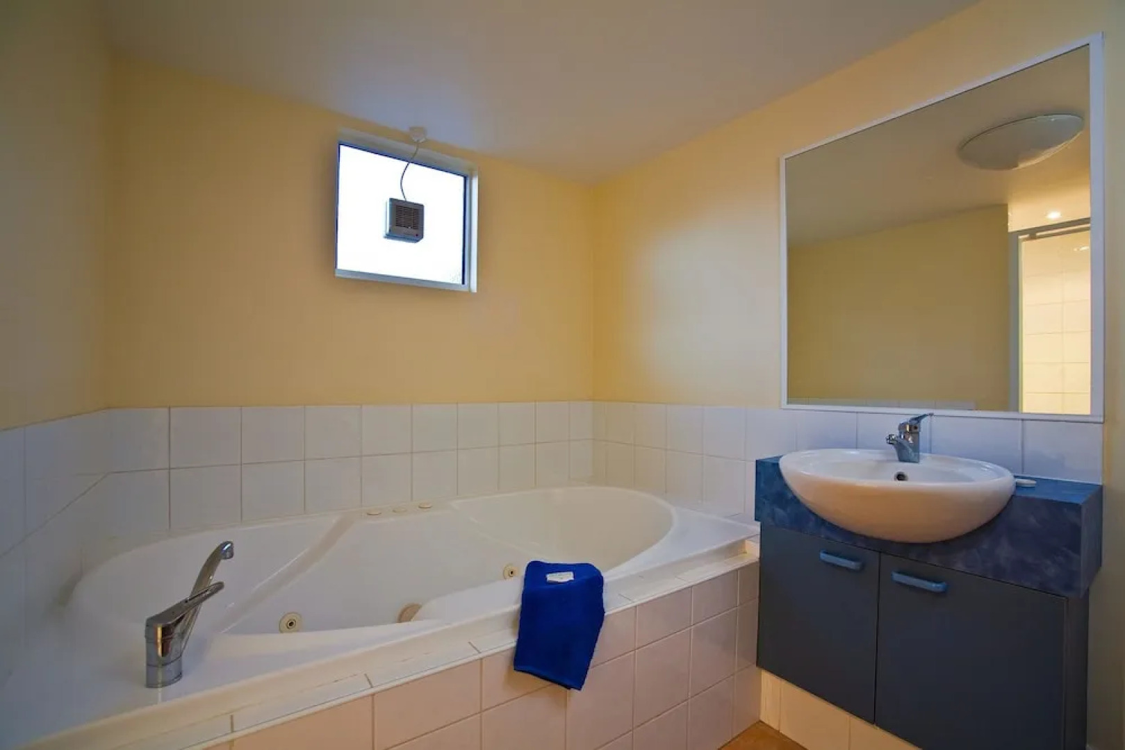 Osprey Holiday Village Unit 102