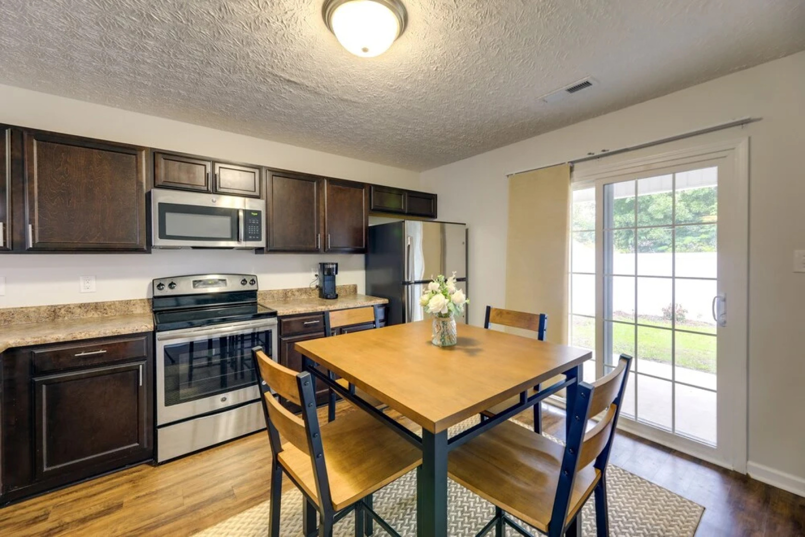 Havelock Home: Private Yard, 2 Mi to Cherry Point!