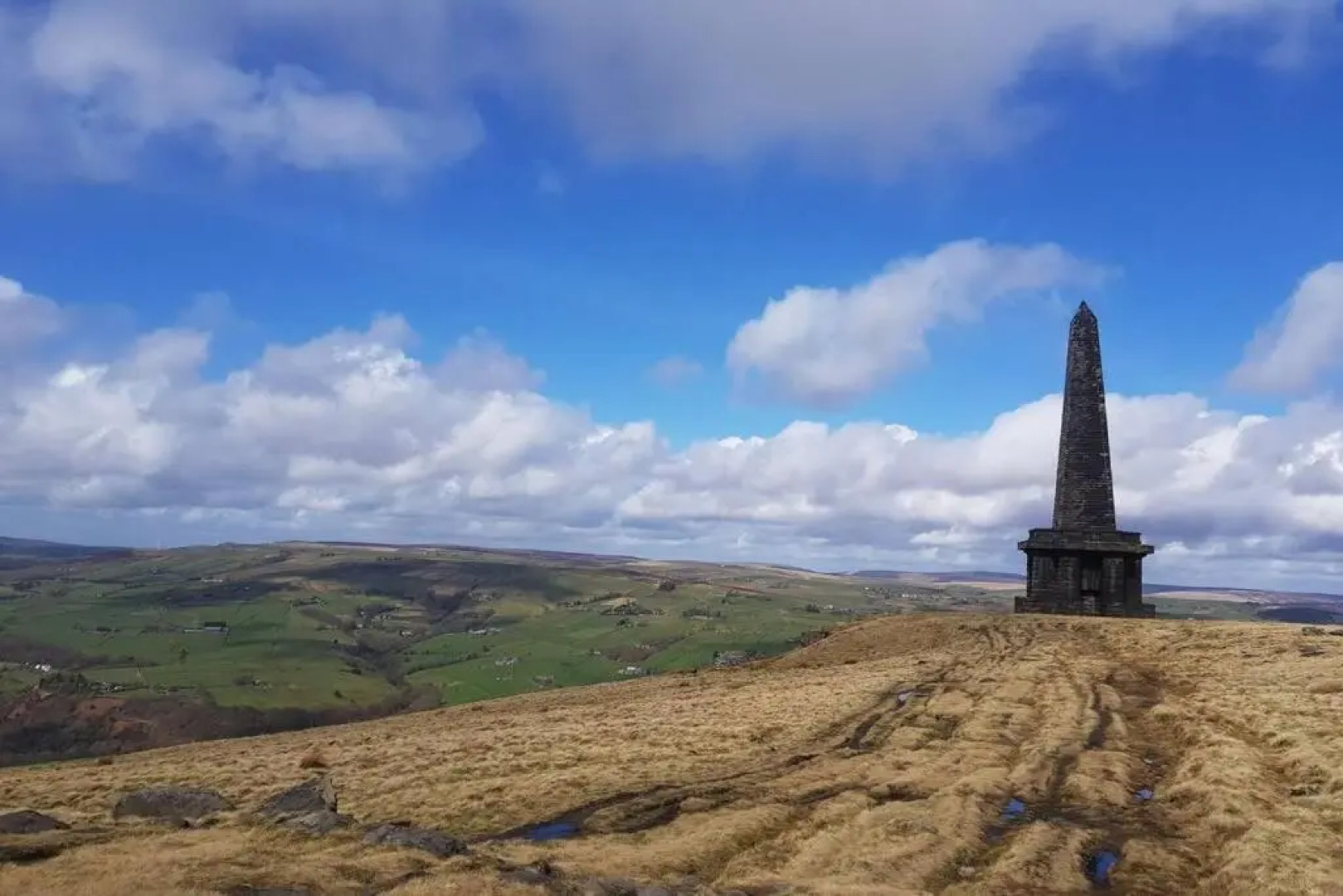 Glenroyd House, Private annex to Victorian villa with kitchen