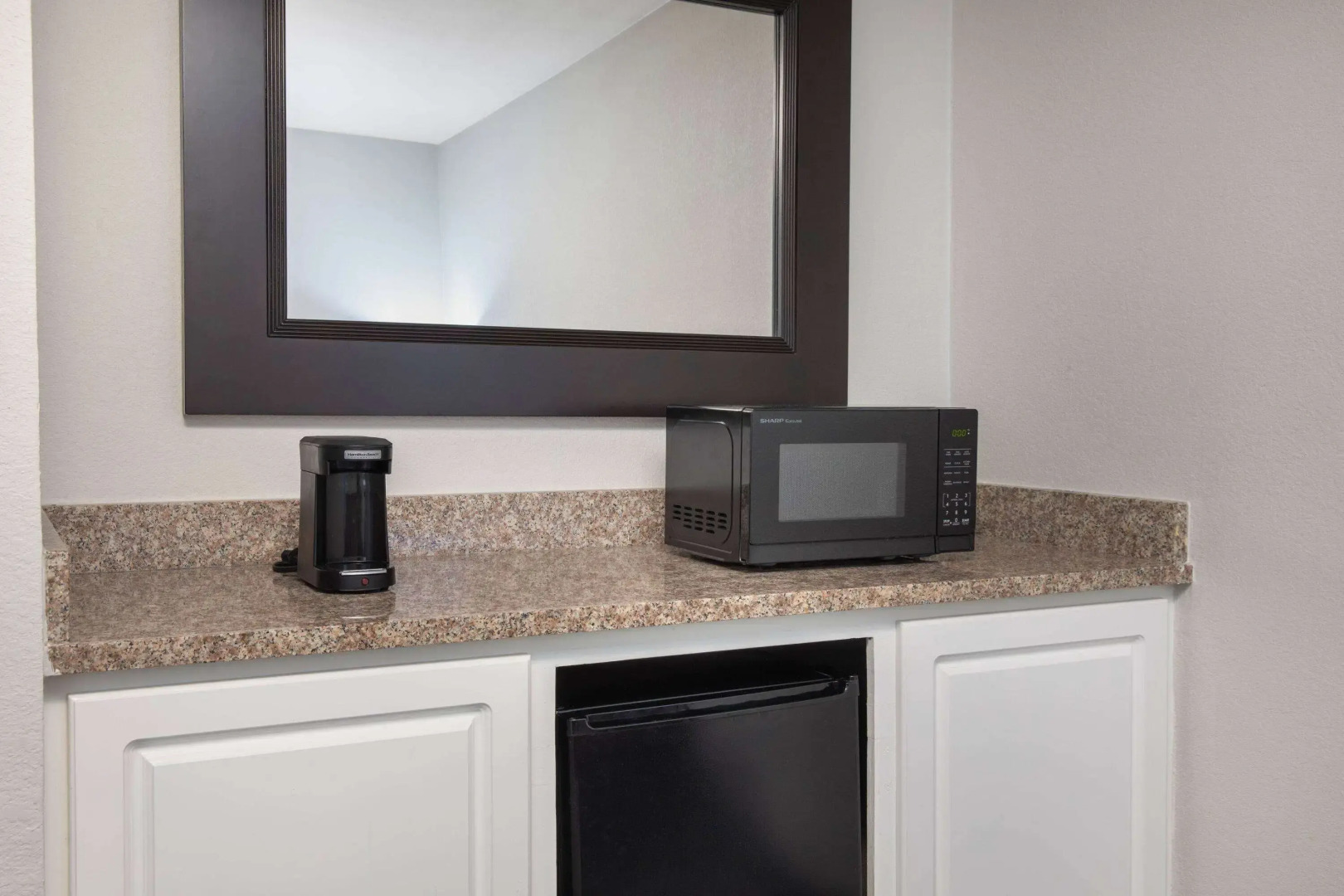 La Quinta Inn & Suites by Wyndham Atlanta Airport South