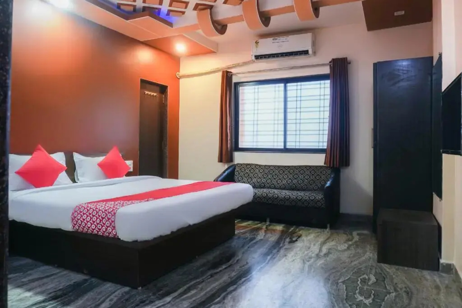 Damayanti Lodge by OYO Rooms