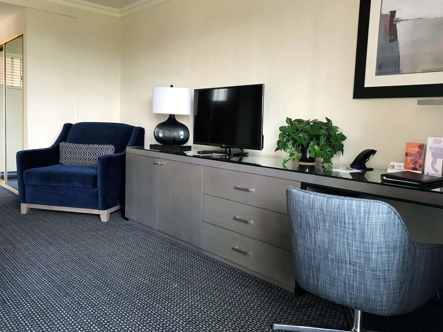 West Beach Inn, a Coast Hotel