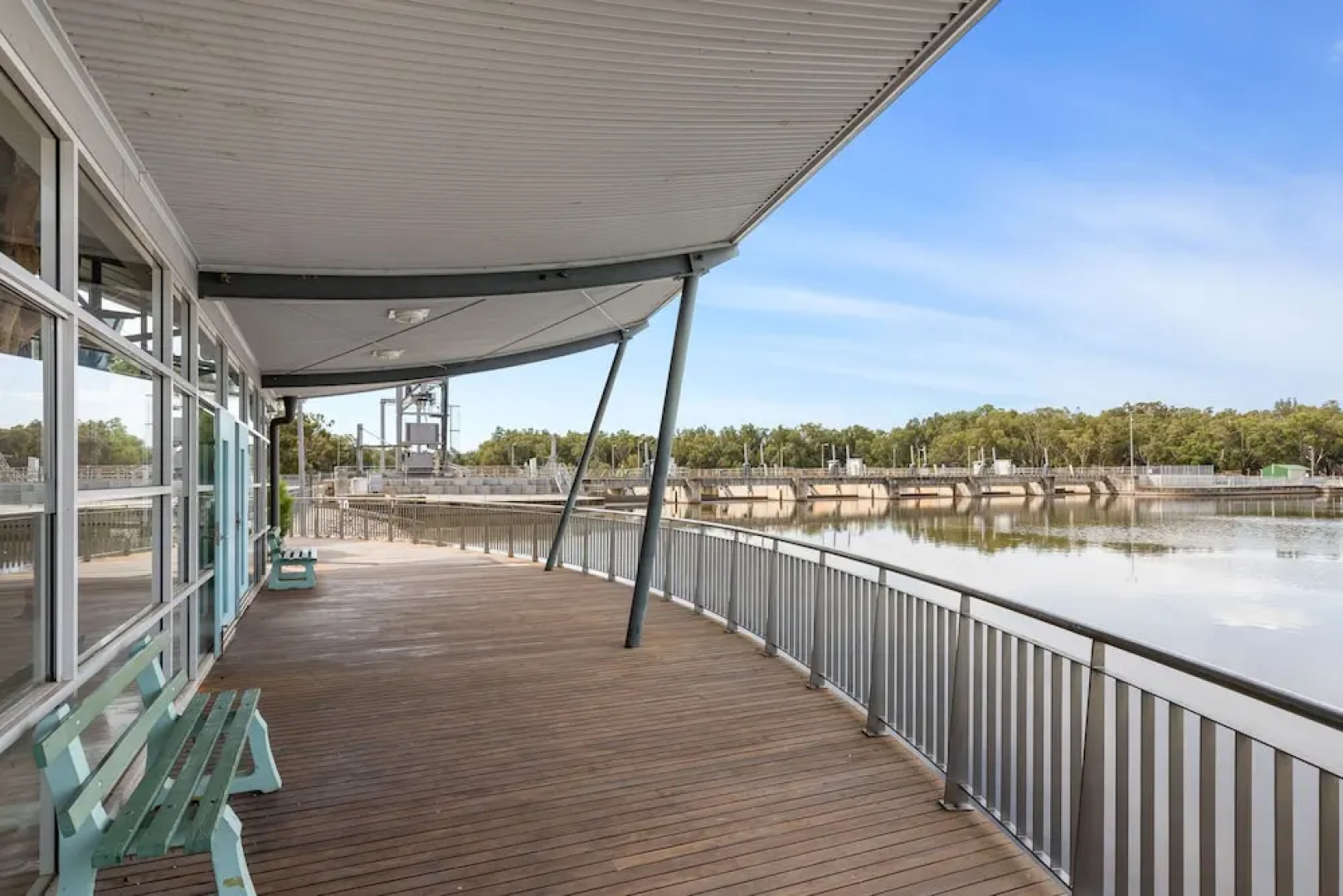 Torrumbarry Motel