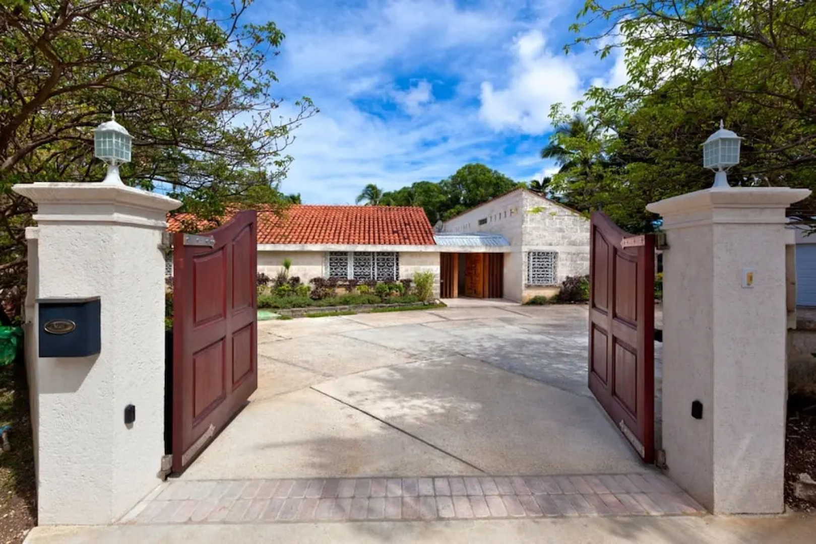 Todmorden by Blue Sky Luxury