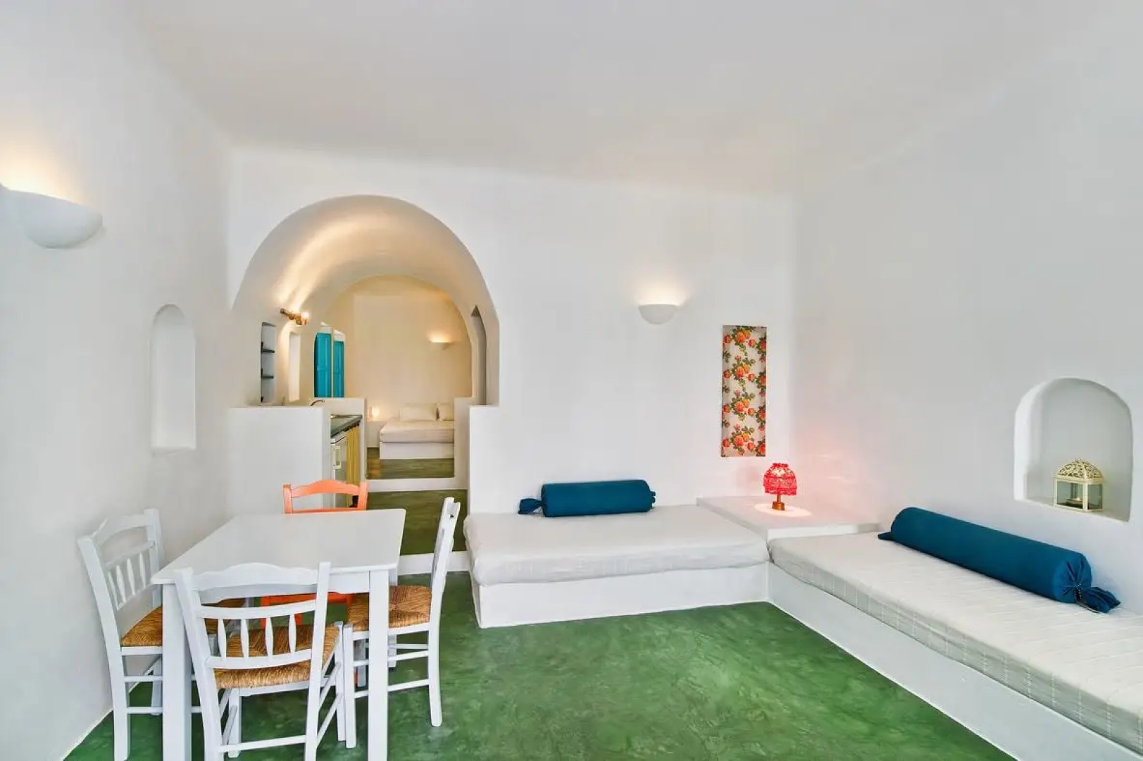 Nissia Beach Apartments and Suites