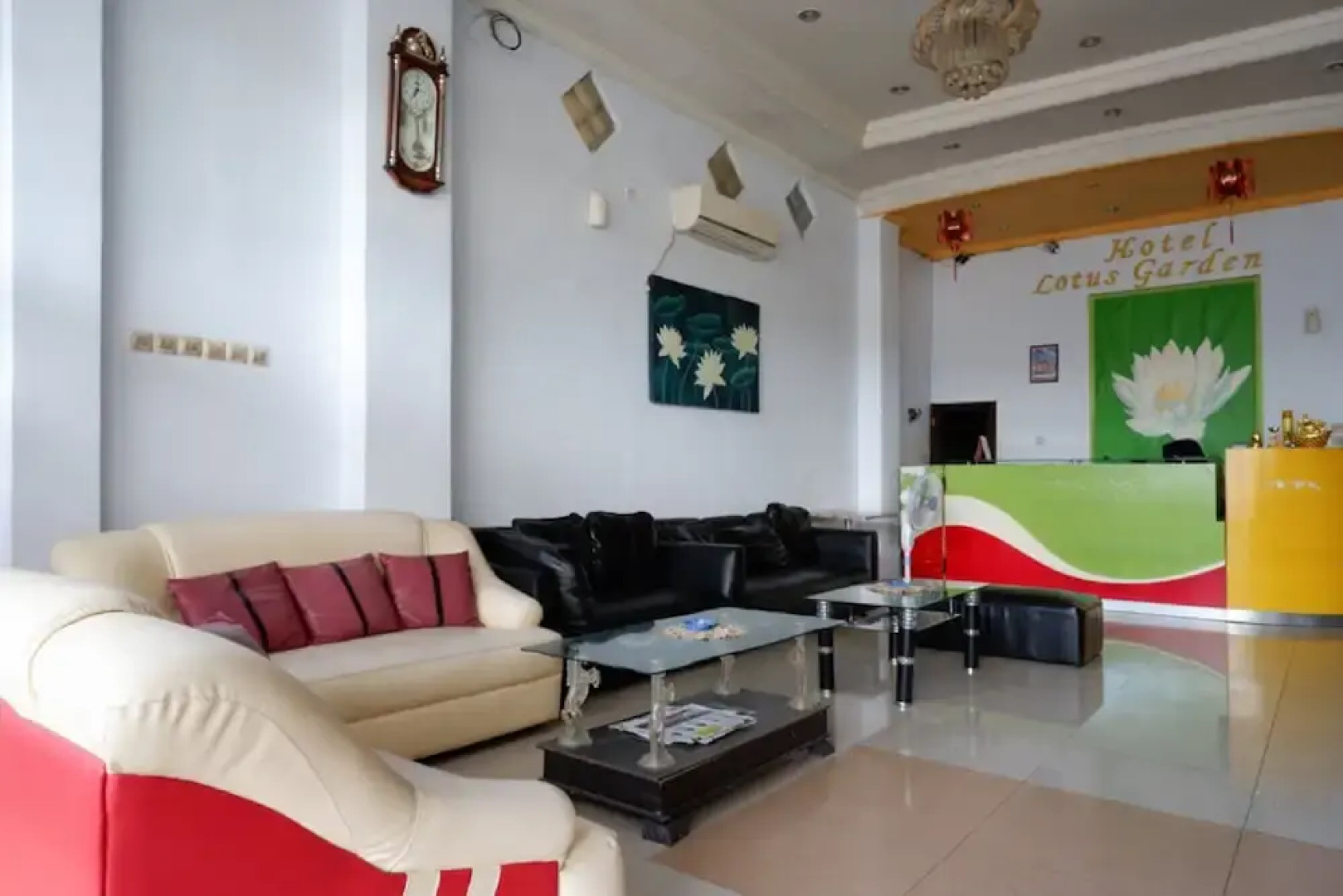 RedDoorz near Kamali Beach Bau Bau