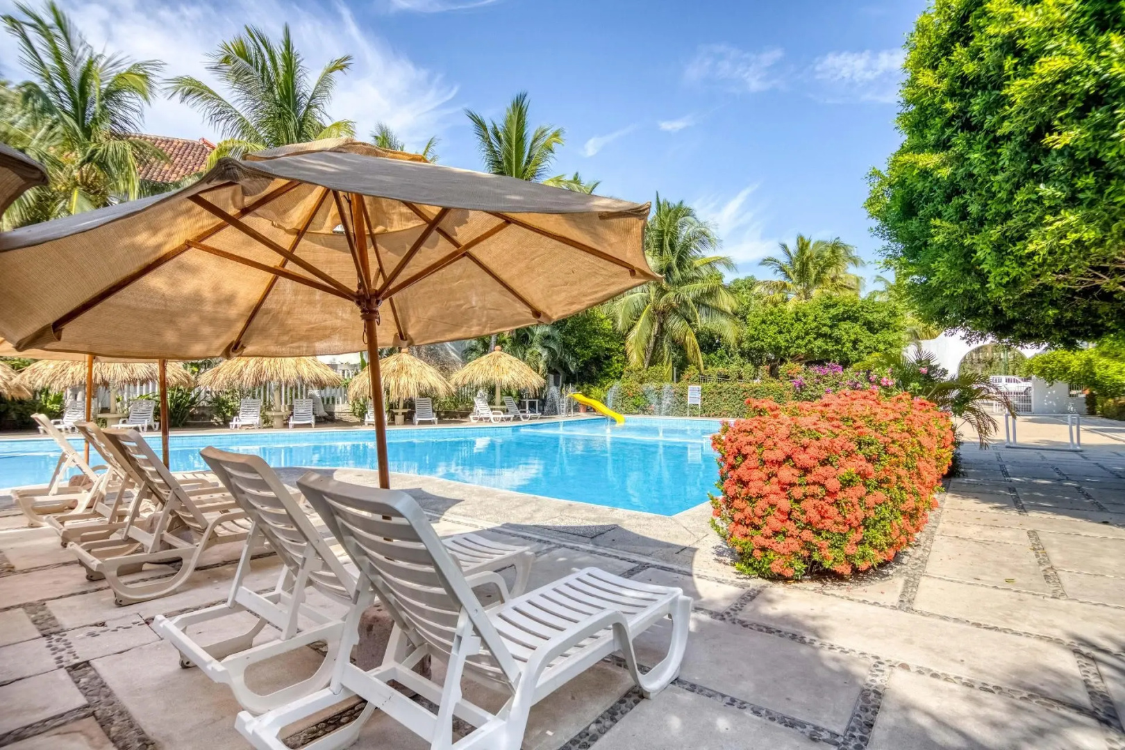 Hotel Castillo Huatulco & Beach Club
