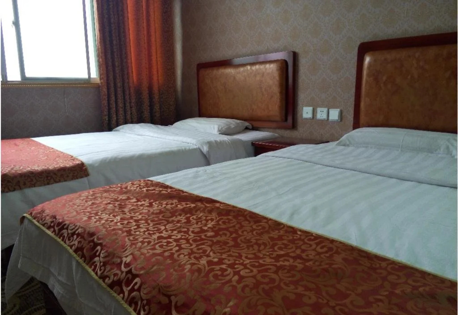 Jiange Sanhe Spring Business Inn