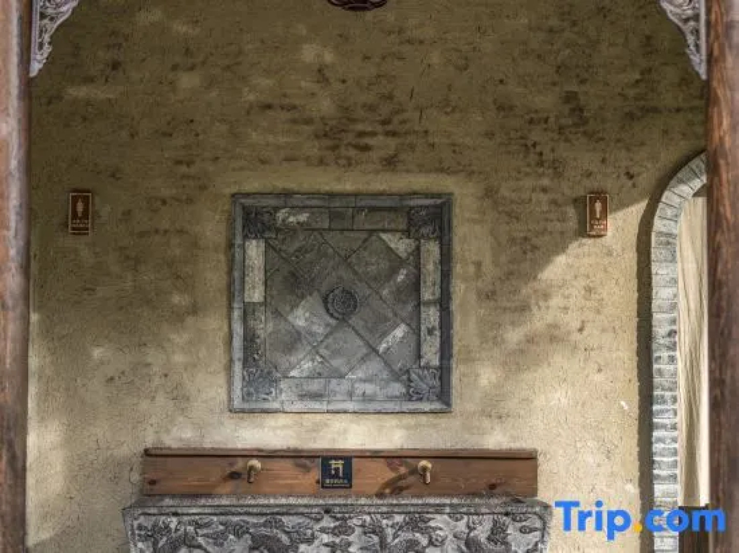 Qujia Courtyard Guesthouse