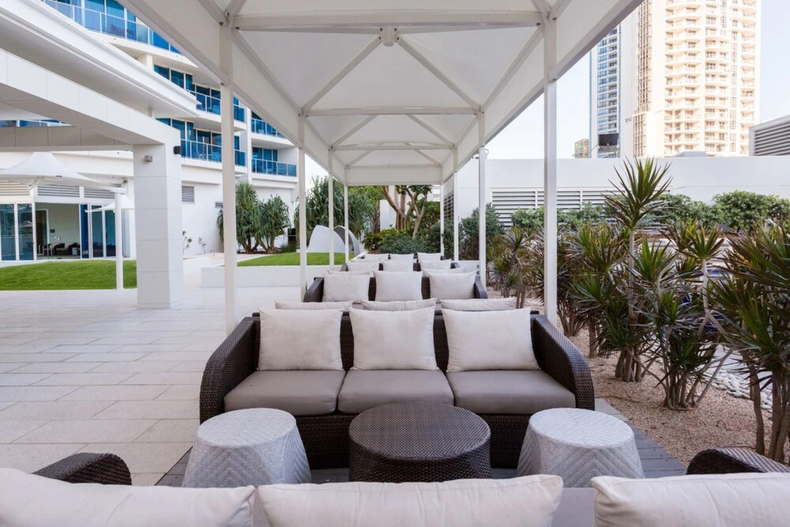 H Residences by Holiday Holiday