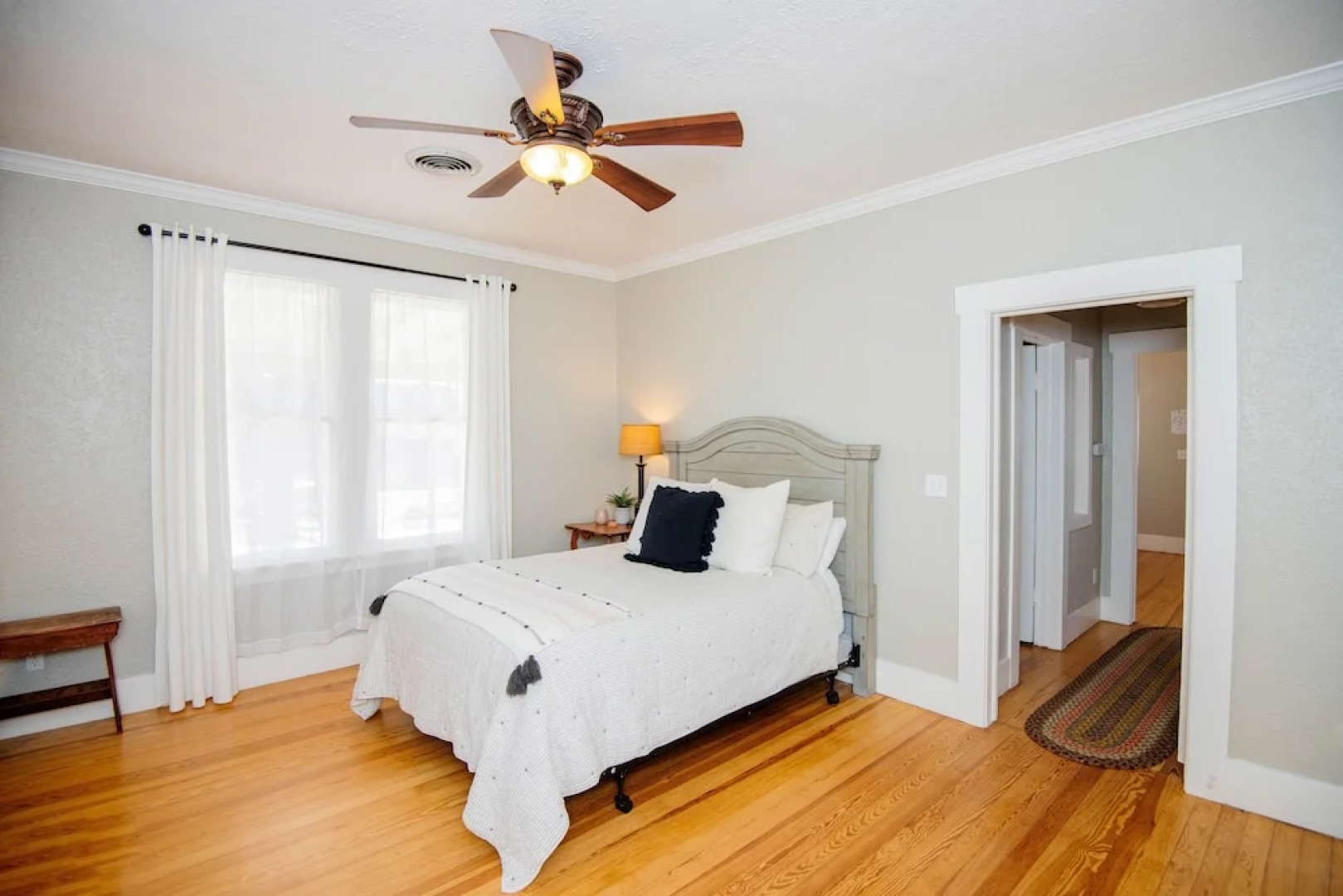 Blue Haus Hot Tub-fire Pit-game Room Walk to Main