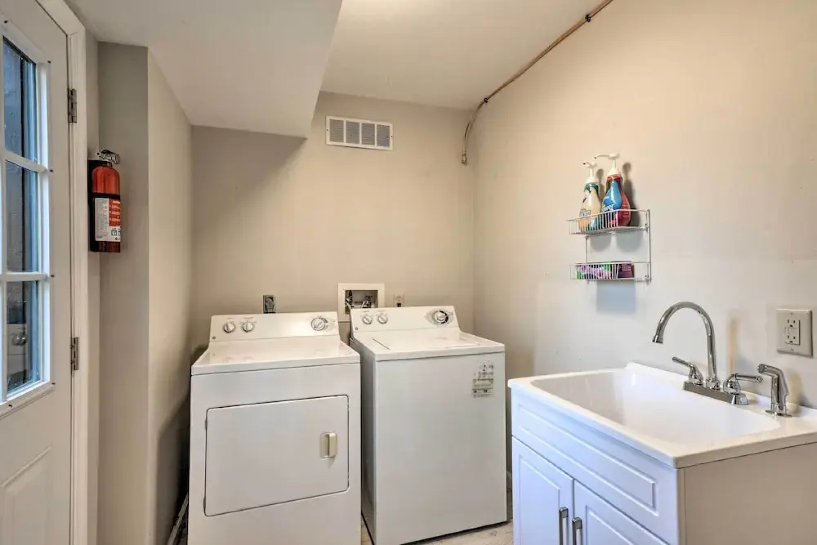 Spacious & Newly Remodeled A-frame w/ 2 Decks