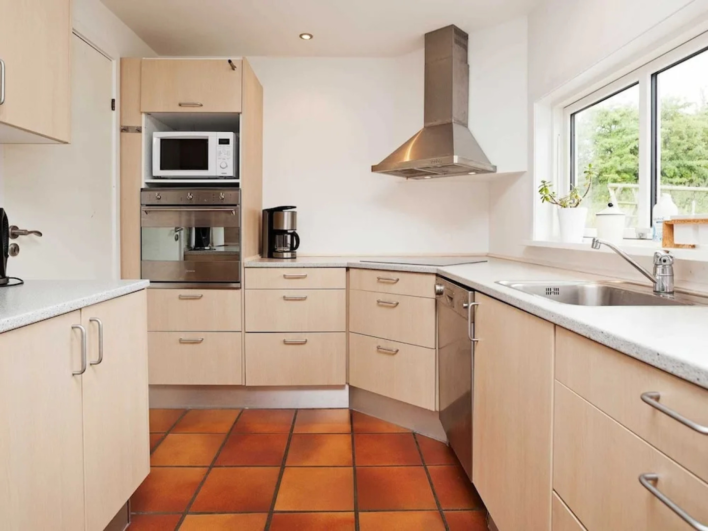 Rustic Holiday Home in Ebeltoft with Hot Tub