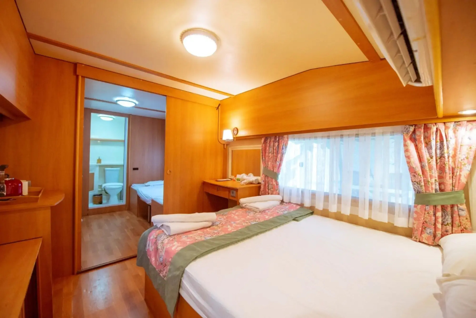 S3 Seahorse Beach Club & Hotel