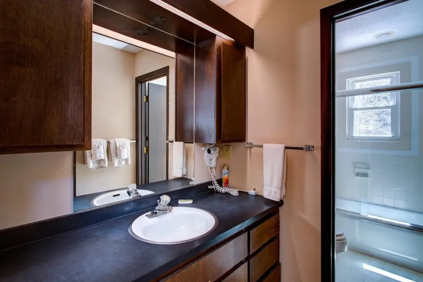 VCI - Beech Manor 3 Bedroom