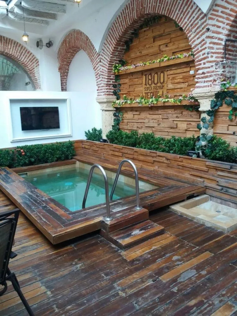 Bourbon St Hostal Boutique - Hostel