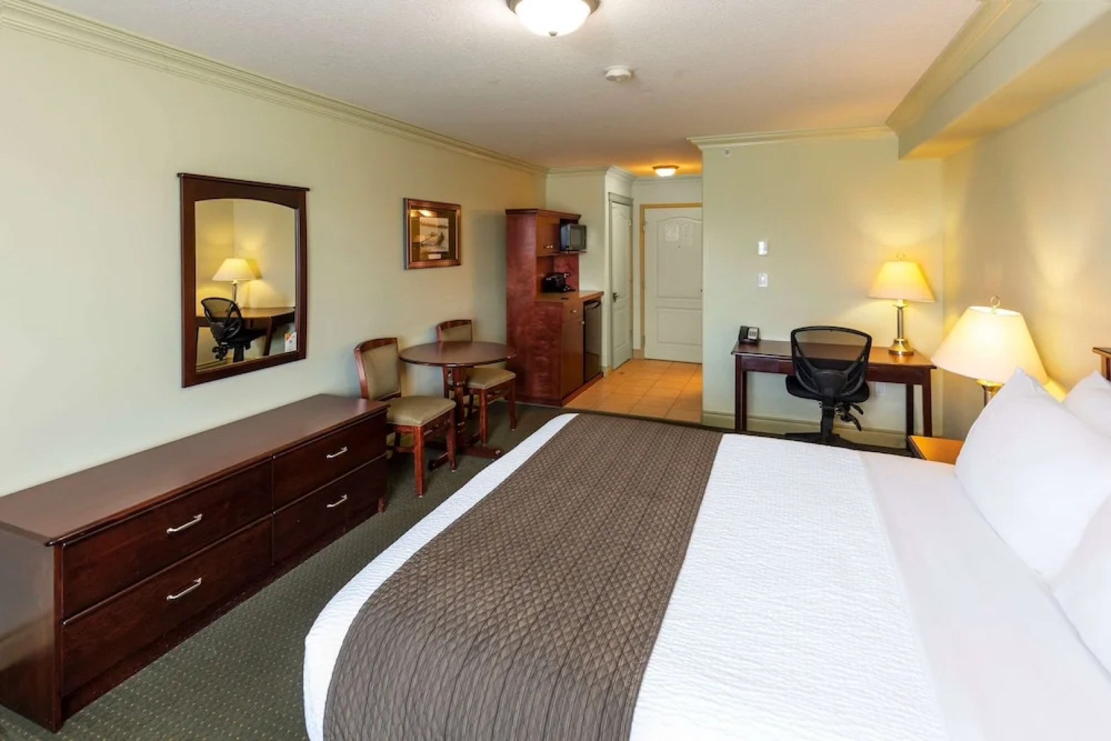 Days Inn & Suites Whitecourt