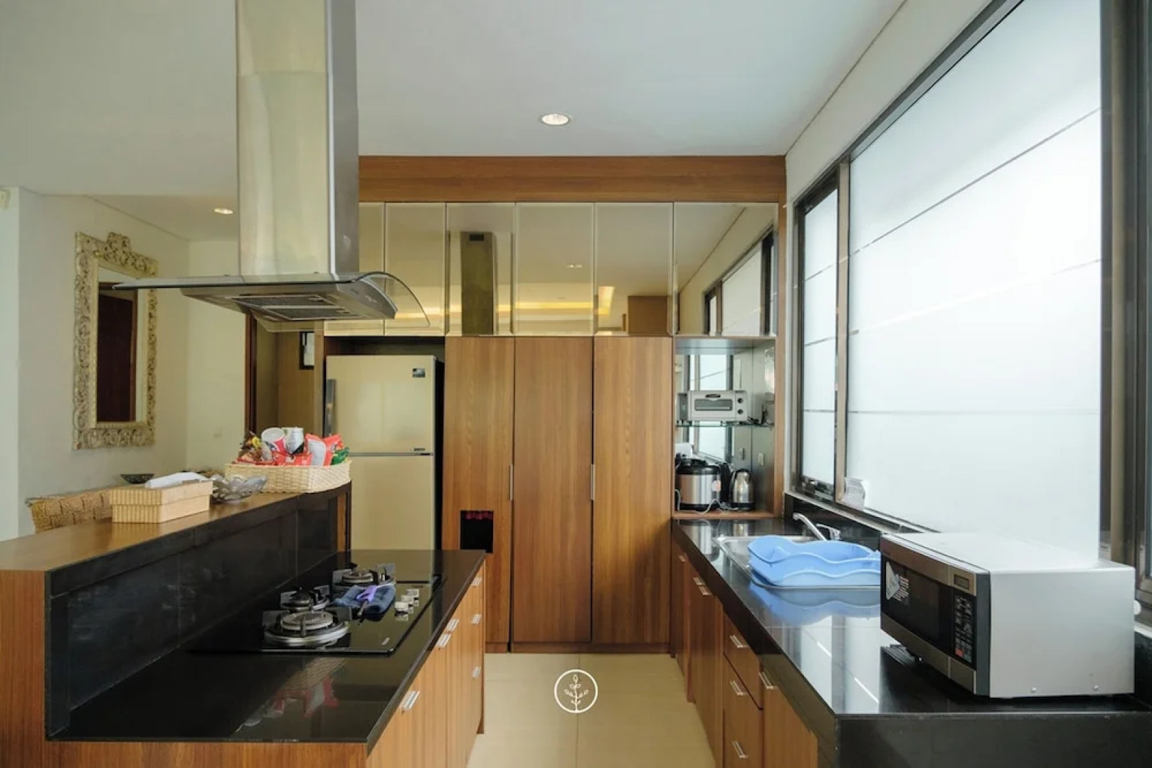 Tulip Hill View 6BR Villa with pool and movie room