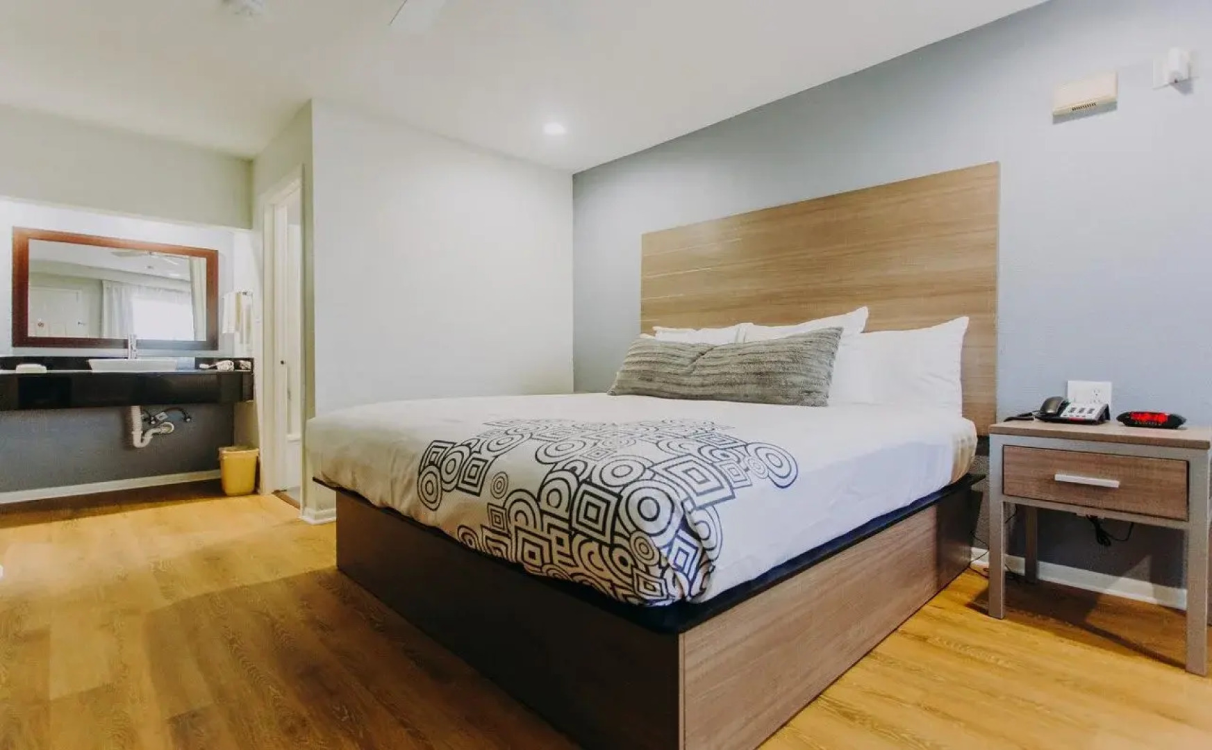 Scottish Inn & Suites - Kemah Boardwalk