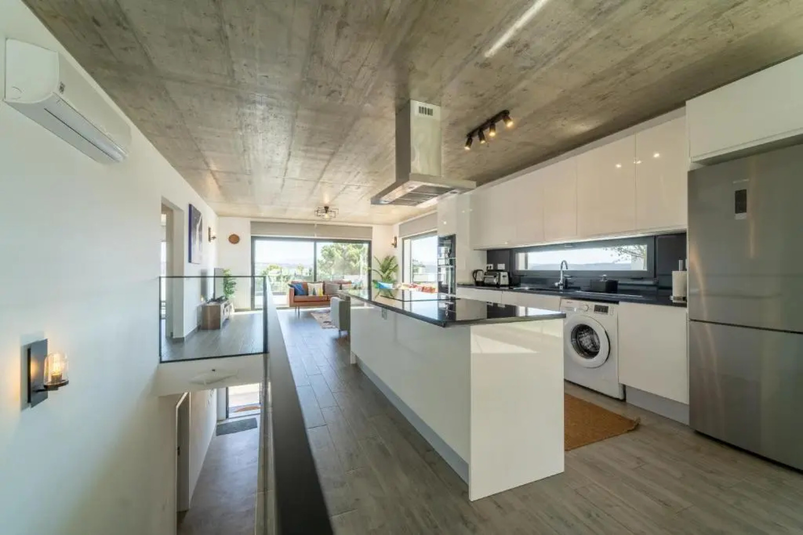 As Andorinhas - Walking distance to Monte Clerigo and Amoreira beaches