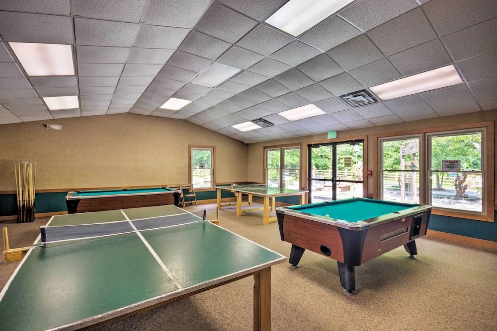 Blue Ridge Mtn Escape: Home w/ Deck & Fire Pit!