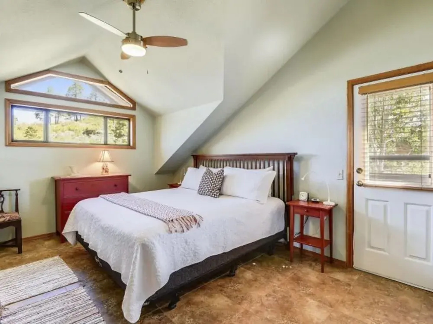 Pine Vista 3 Br Home by RedAwning