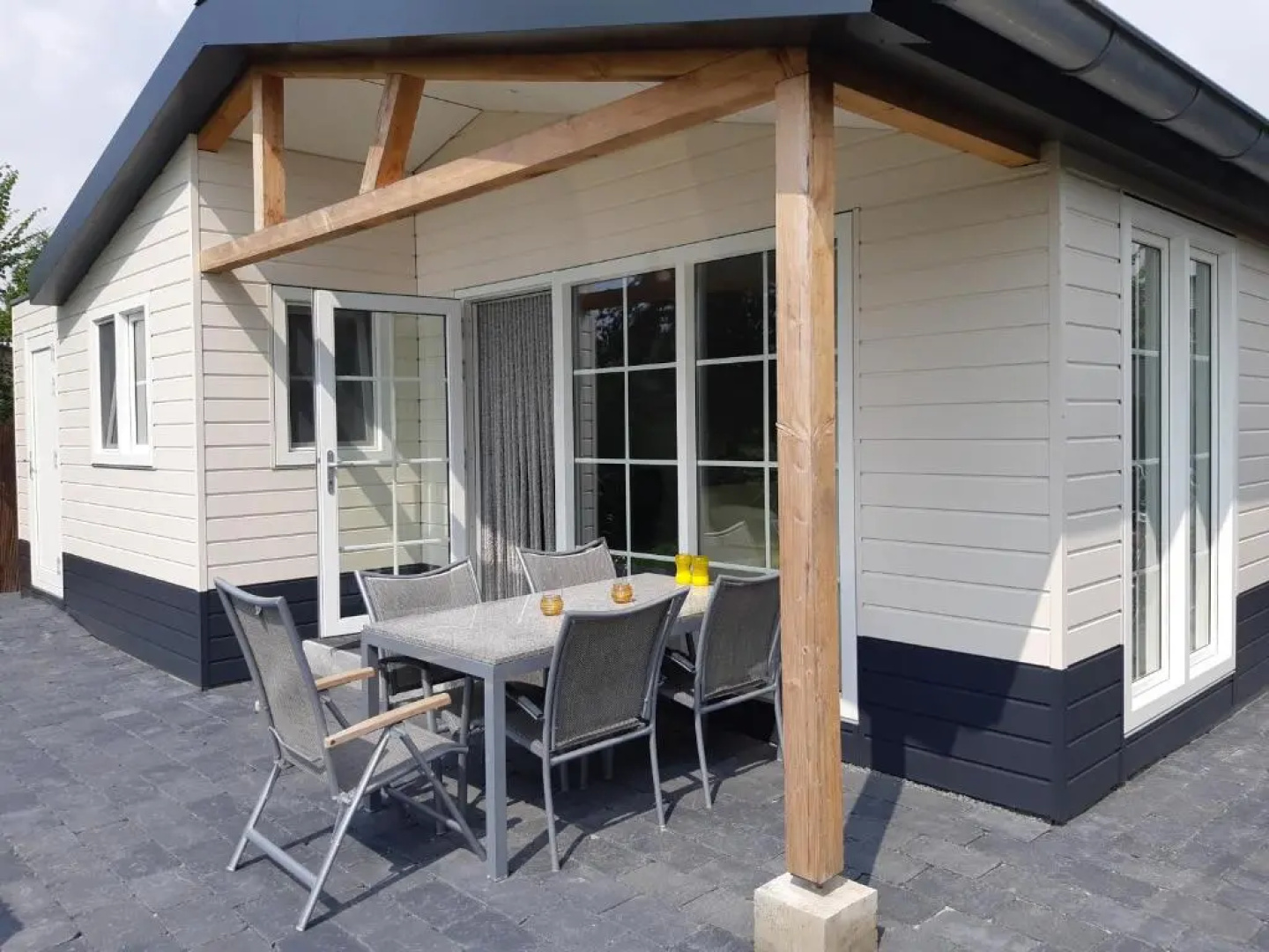 Nieuwe Beachbungalow aan IJsselmeer 39 24