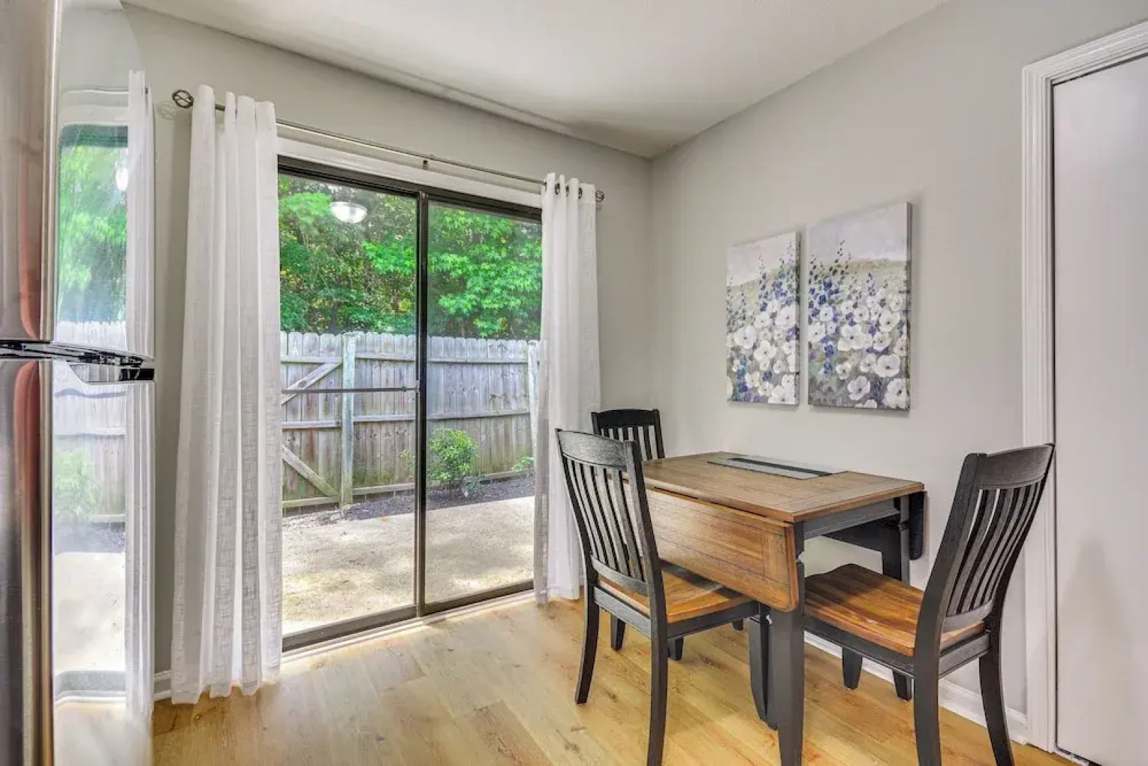 High Point Townhome w/ Patio, 1 Mi to Main Street!