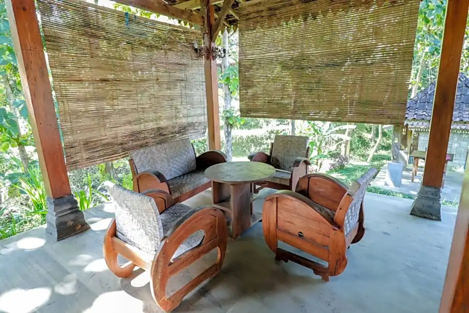 Balkondes Kenalan by ZUZU