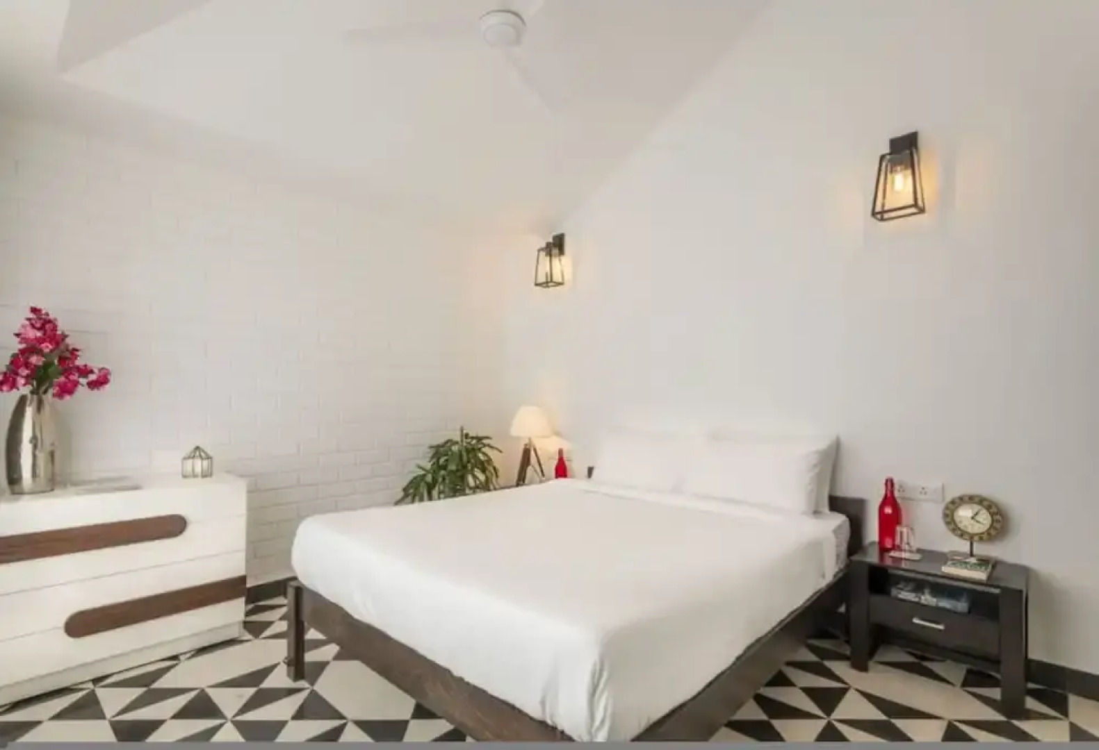 El Arbol by Hireavilla-2br w Rooftop Pool in Nerul