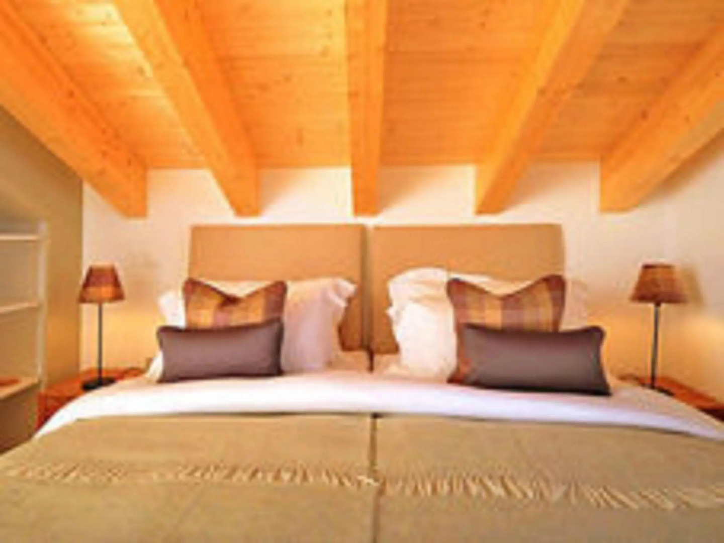 Lavish Holiday Home in Heremence With Balcony