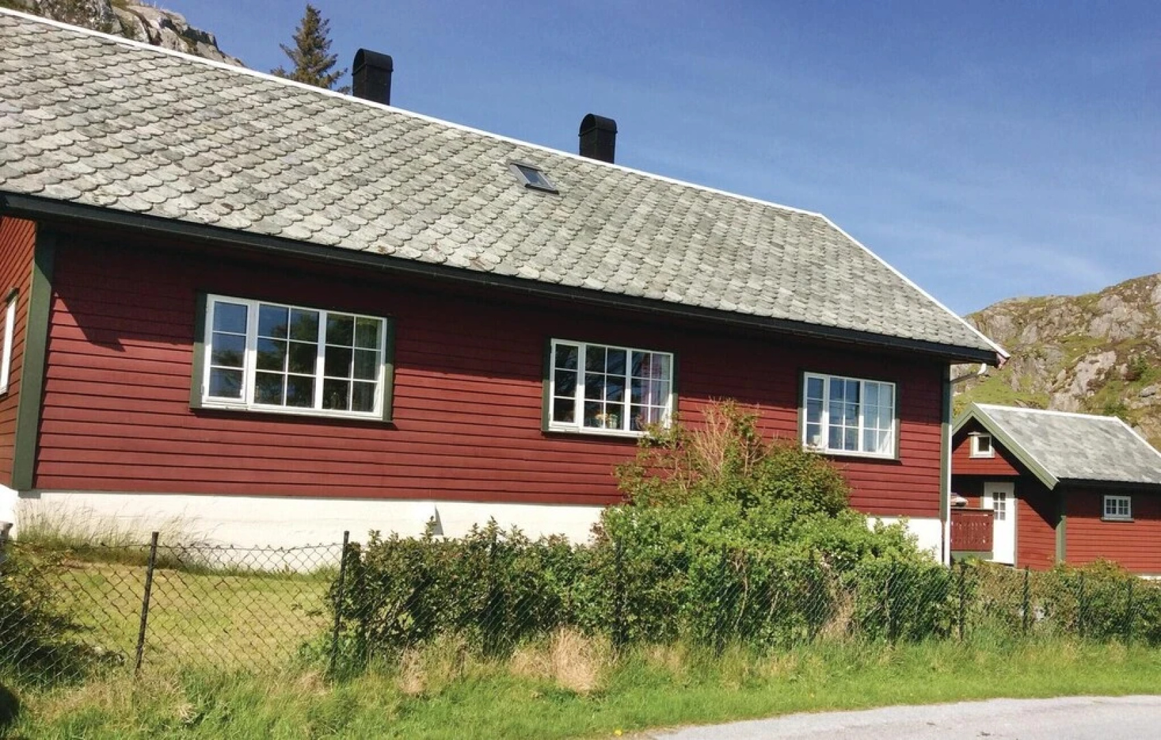 Stunning Home in Rogndalsvåg With 3 Bedrooms and Internet