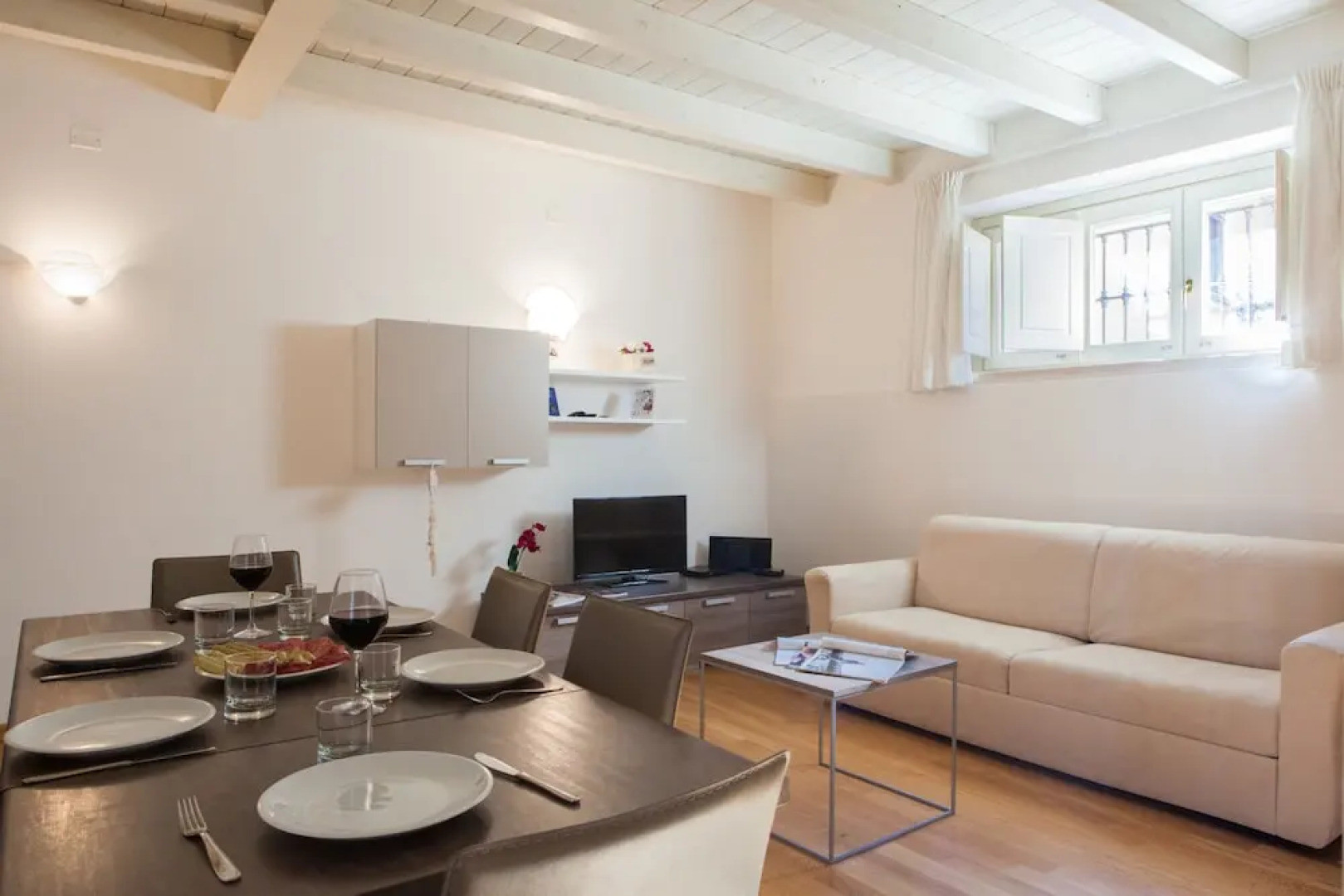 Polpenazze Halldis Apartments