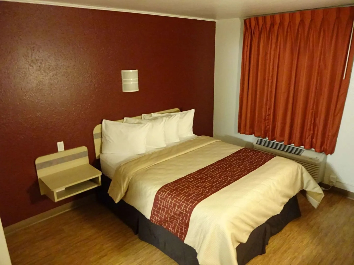 Seasons Inn Traverse City