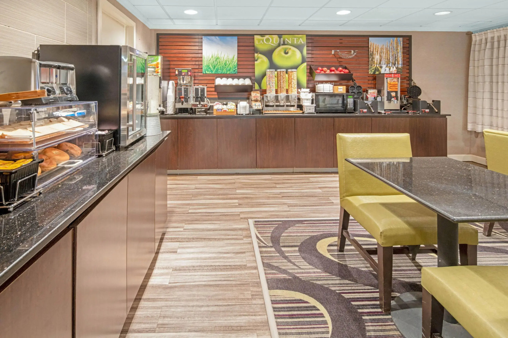 La Quinta Inn & Suites by Wyndham Baton Rouge Siegen Lane