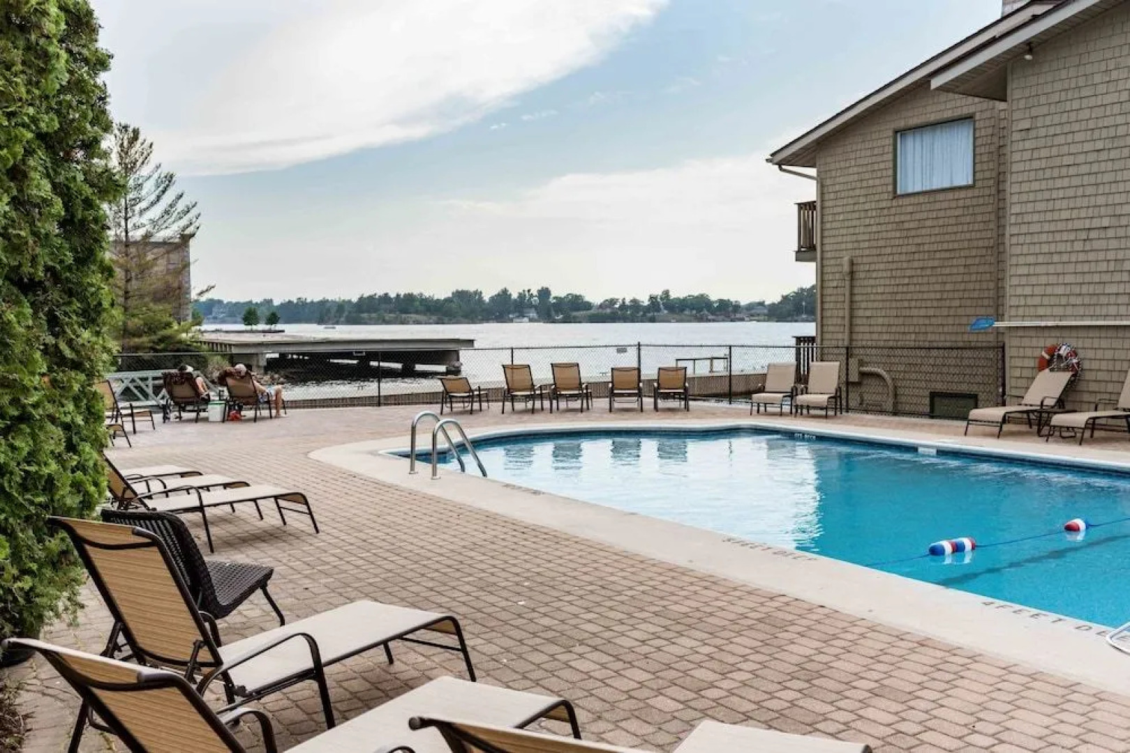 Capt. Thomson's Resort