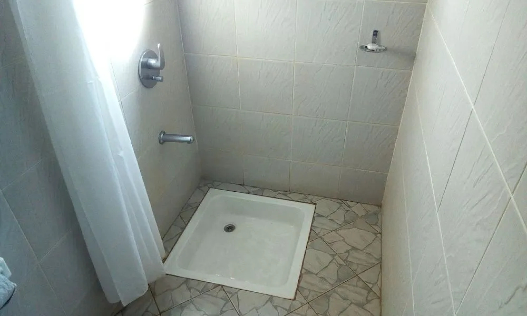 Silver Peak Hotel Lira Ltd