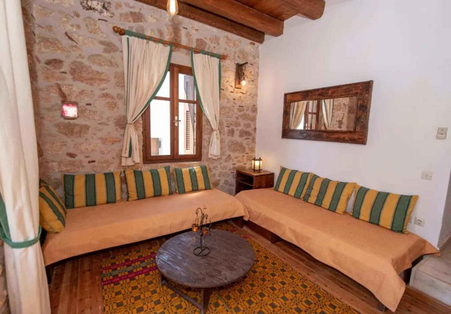 Aeolos Guesthouse