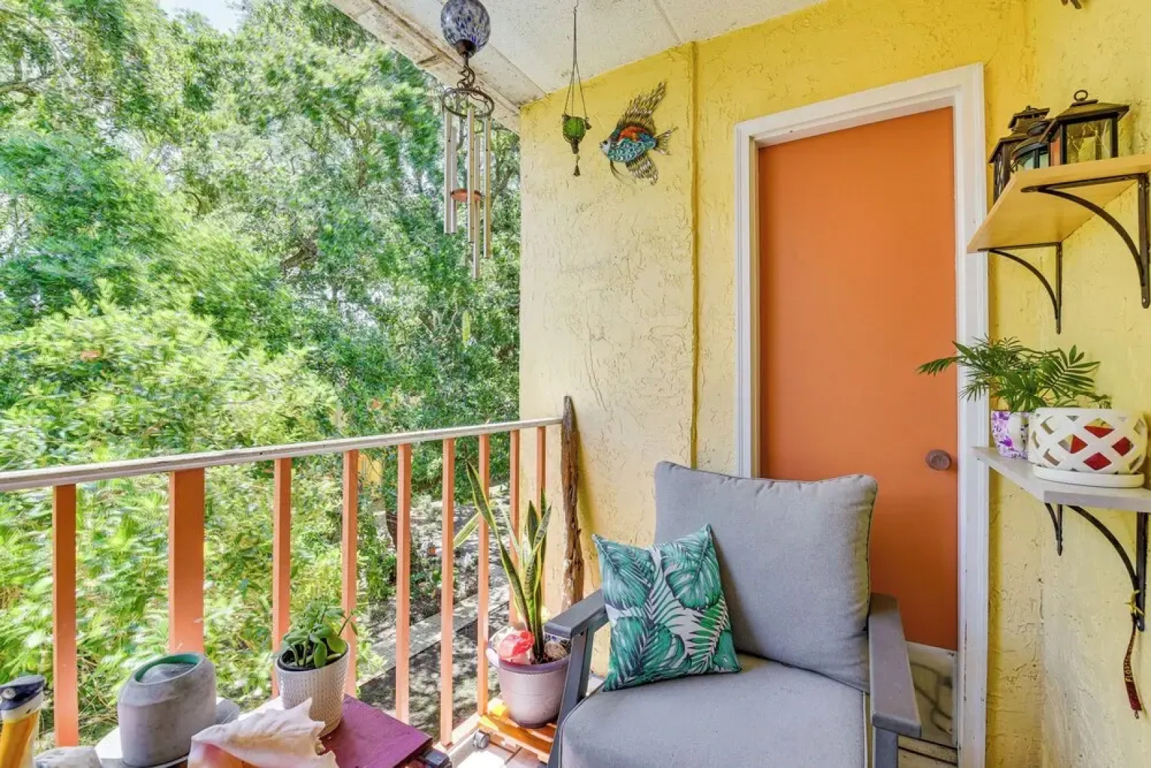 Pool & Beach Access: Lovely Mary Esther Condo!