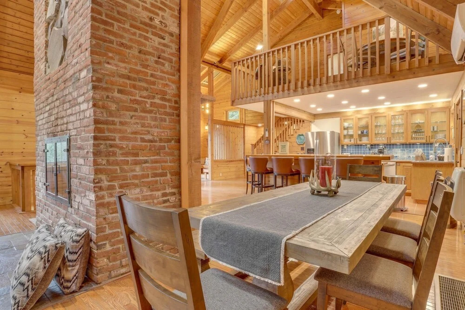 Huckleberry Mountain Lodge