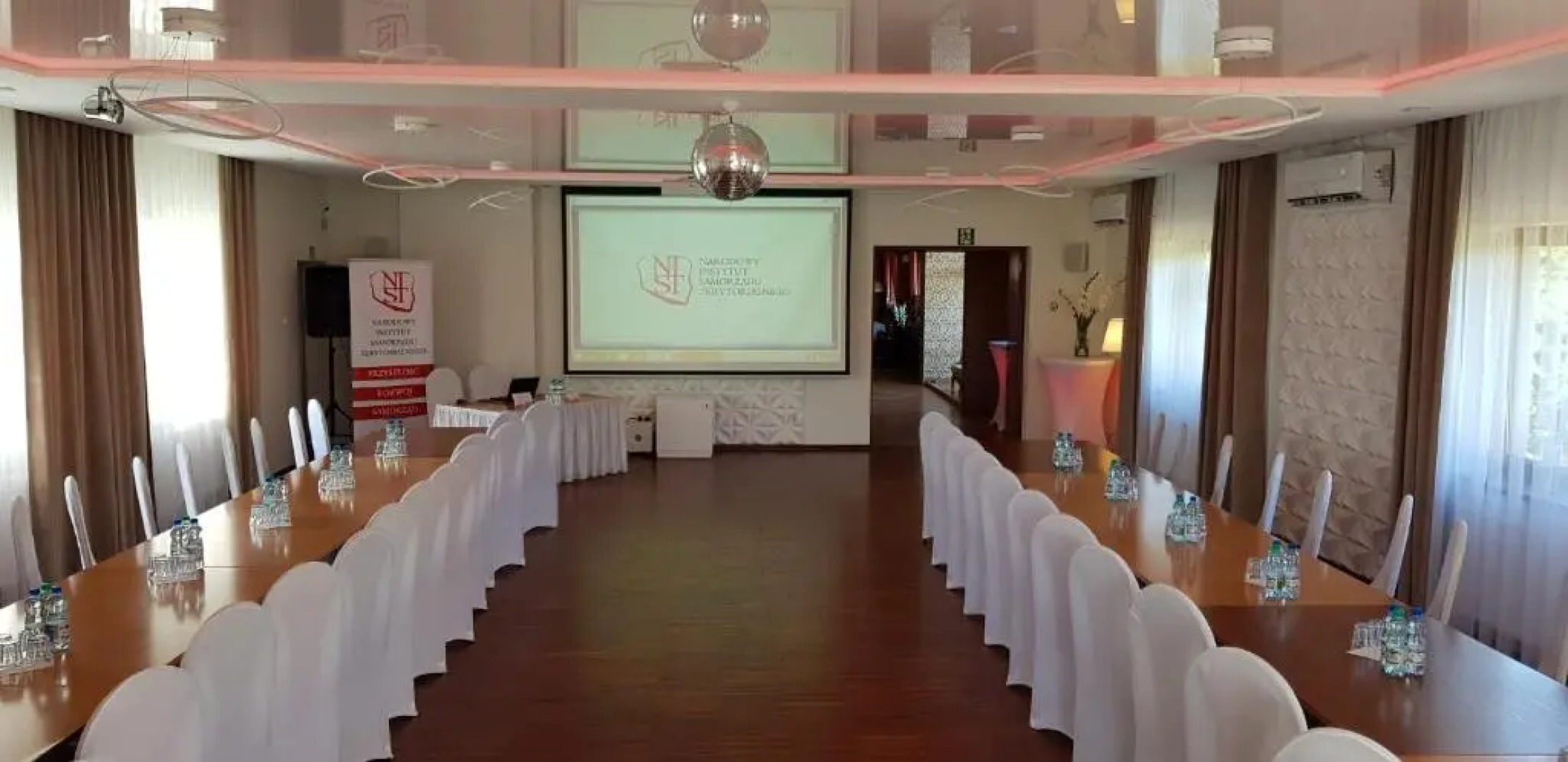 Route One - Restauracja & Pokoje Hotelowe