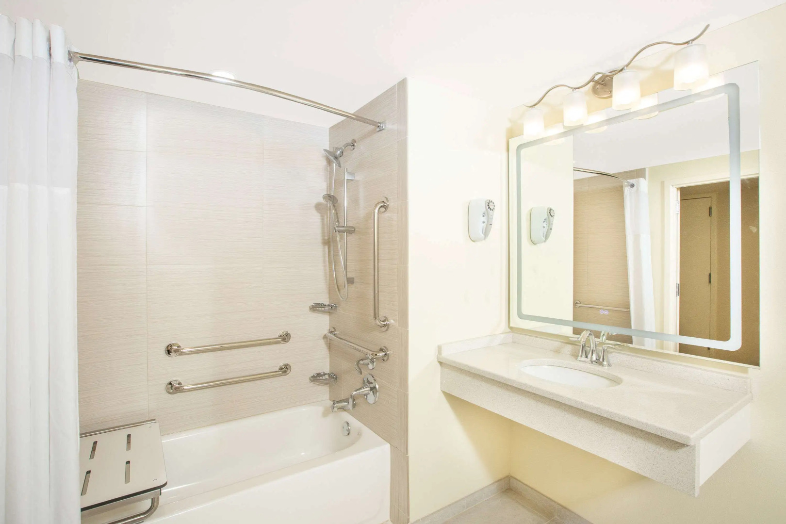 Days Inn & Suites by Wyndham Kearney