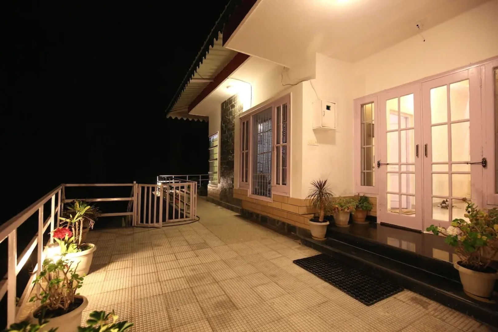 OYO 10097 Home Luxury Cottage Chail