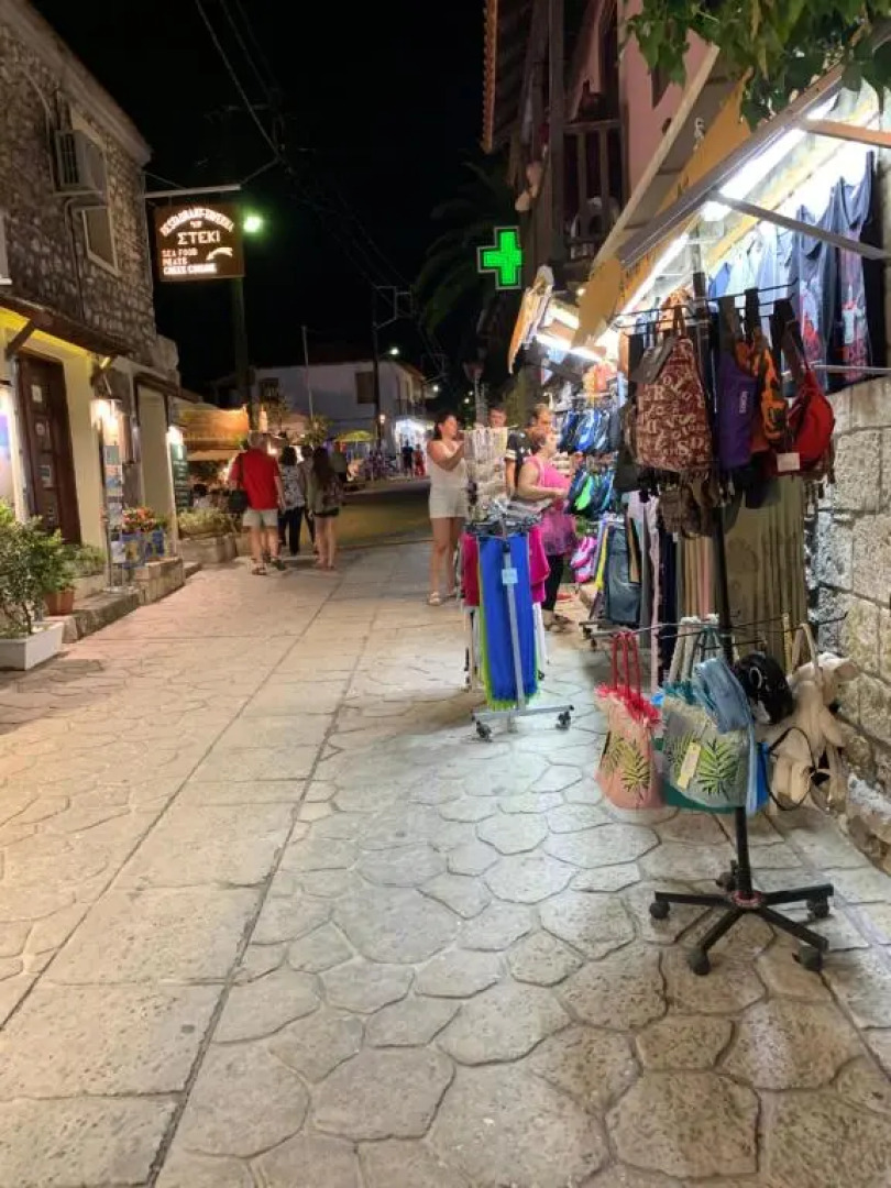 Villa Evita , suites 1, Athytos,63m2,a/c,privacy