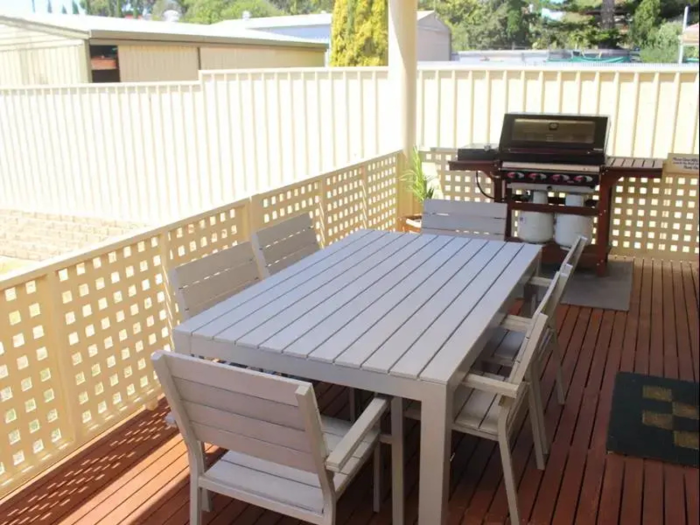 The Lighthouse - Beachfront Accommodation