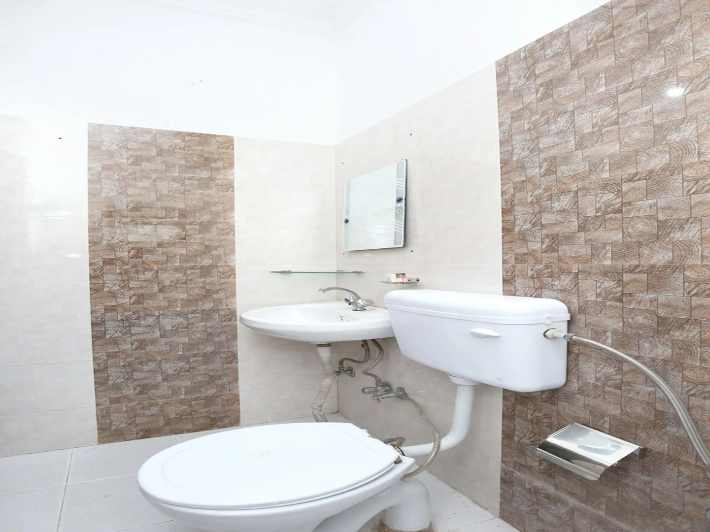 OYO 6933 Satyam Home Stay