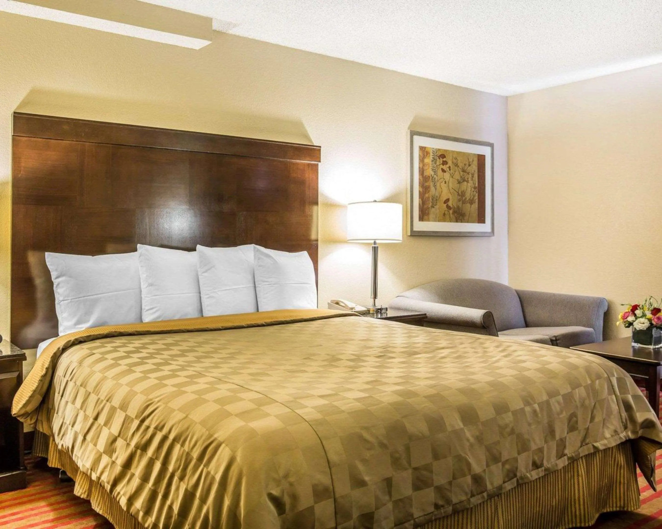 California Inn and Suites Bakersfield