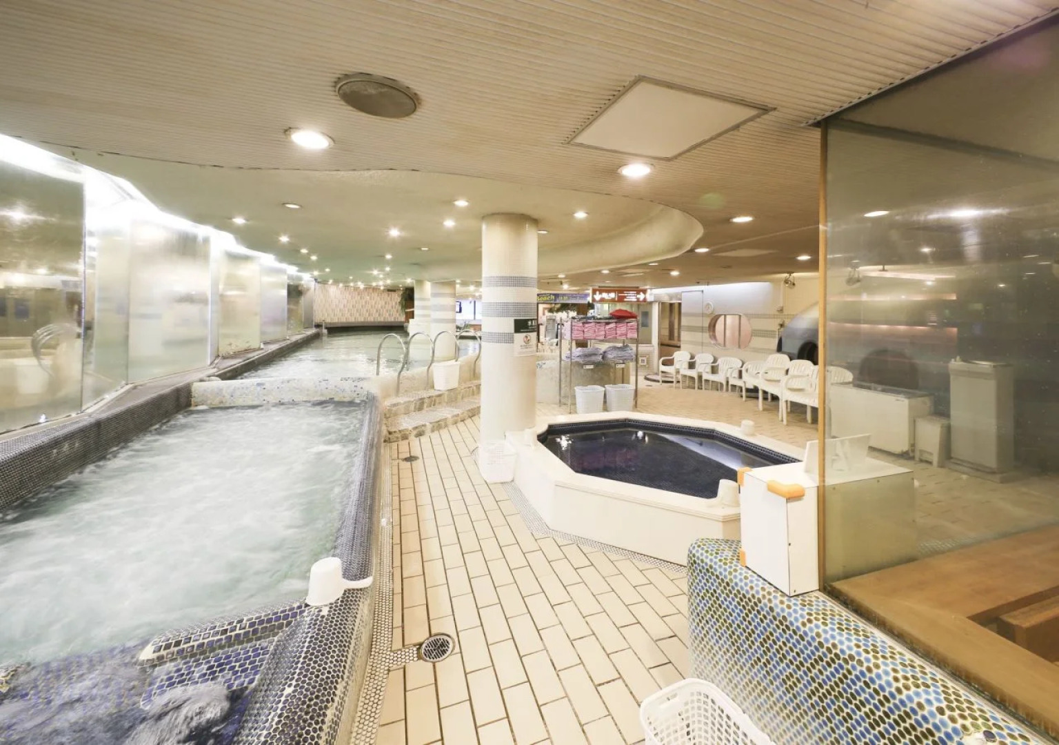 New Japan Capsule Hotel Cabana