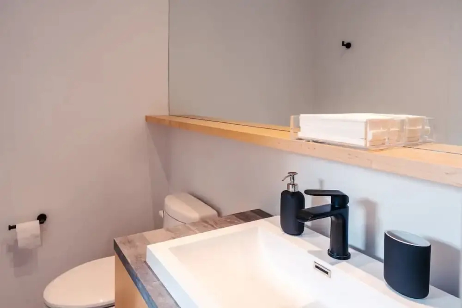 Bright Chalet With hot tub and Indoor Sauna